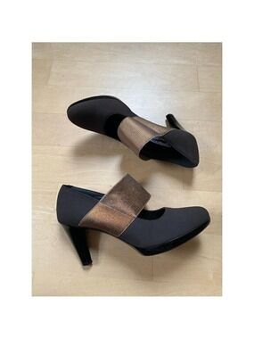 RON White Brown Heels Brand New Sz 40 Italy Meatllic Strap Mary Jane